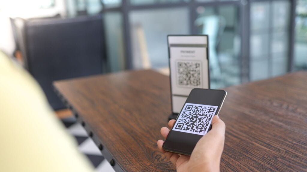 Paiement par QR code dans les cafés et restaurants en Thaïlande